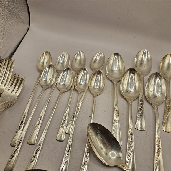 Revelation Silverplate Flatware 61 Piece Set IS Service For 8 Used Condition.  - Picture 10 of 15